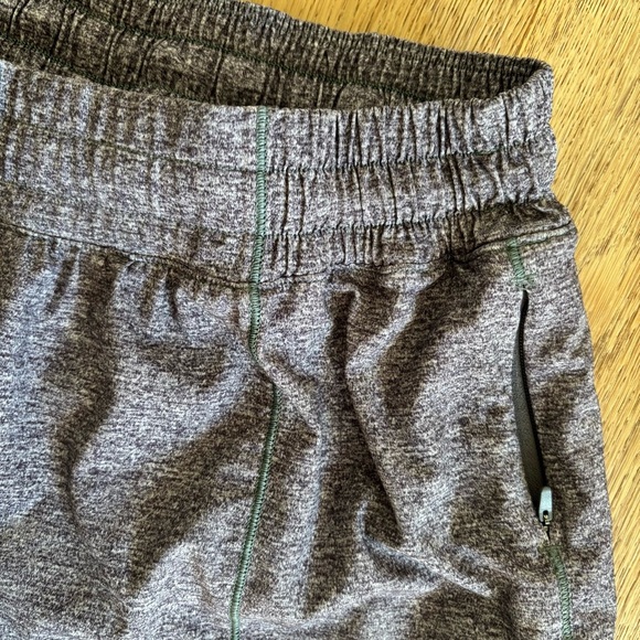 Lululemon Hotty Hot Short 2.5” Size 10 athletic Gym Heather Lux Multi black - Picture 7 of 11